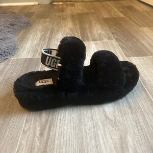 UGG Fluff Yeah Slide Slippers – Black – Size 9